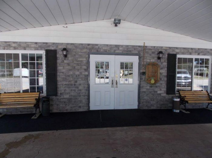 Redwood Motor Inn - Web Listing (newer photo)